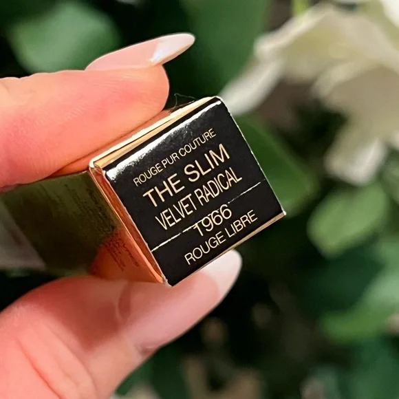 YSL • THE SLIM VELVET RADICAL - 1966 ROUGE LIBRE • NIB - Picture 4 of 8